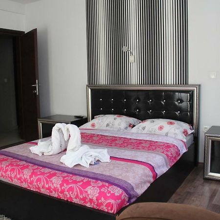Villa Piano&Bar Ohrid Bagian luar foto