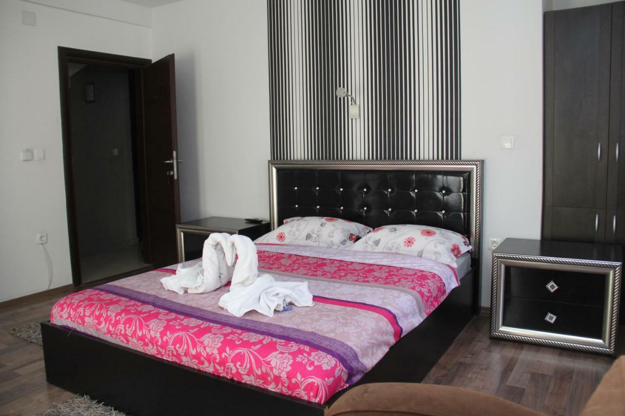 Villa Piano&Bar Ohrid Bagian luar foto
