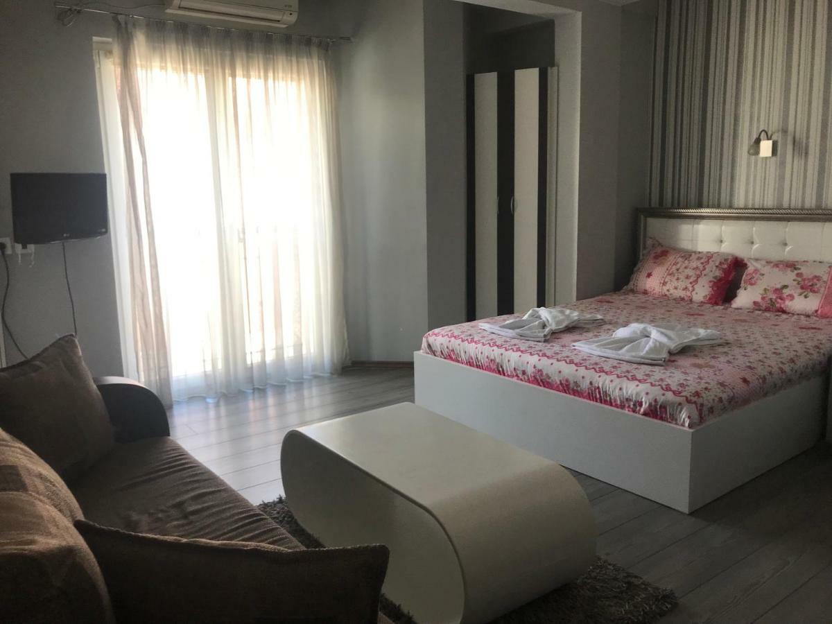 Villa Piano&Bar Ohrid Bagian luar foto